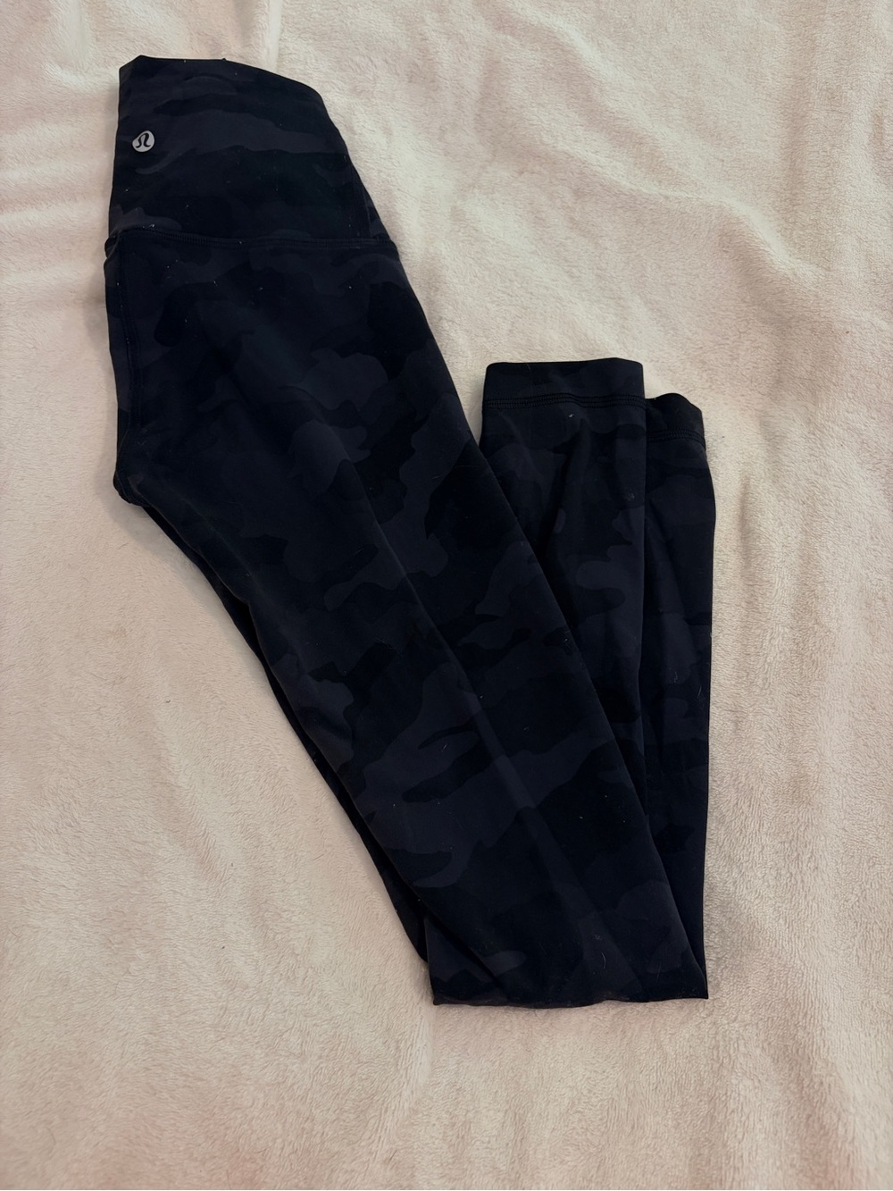 Lululemon camo leggings 🖤🐼